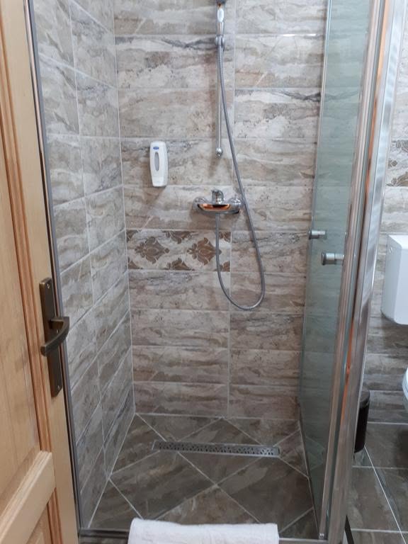 Cabină de duș modernă — Casa Pozitiv Relax