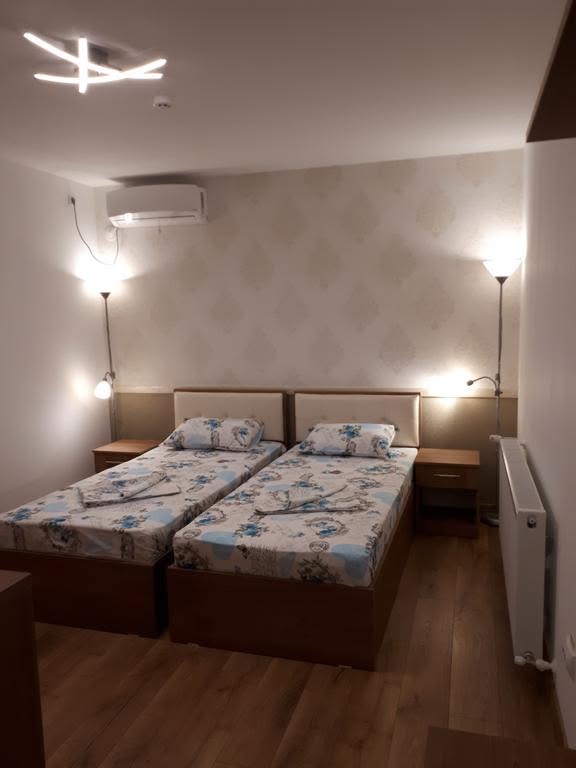 Cameră cu două paturi twin — Casa Pozitiv Relax